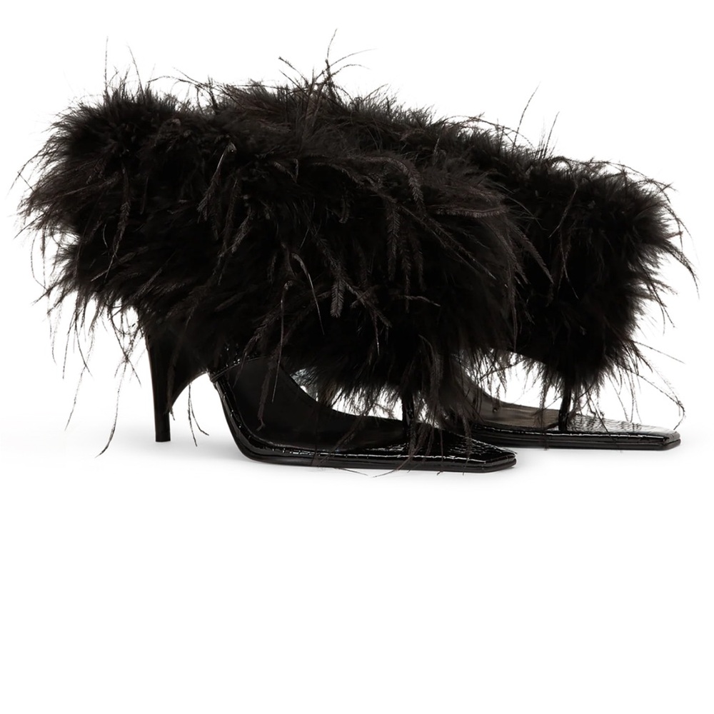STUNT SANDAL BLACK FEATHER